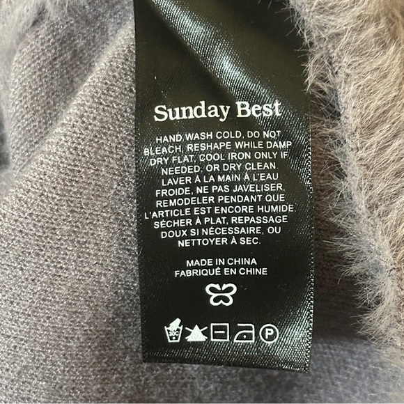 Aritzia Sunday Best Fuzzy Square Neck Cropped Sweater Size Medium - Picture 7 of 11